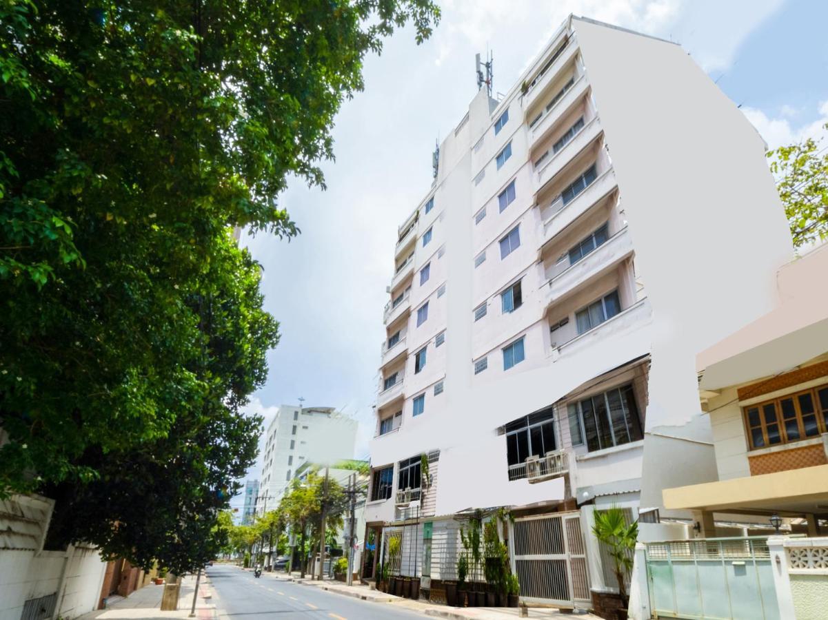 Oyo 1042 Boon'S Residence Bangkok Buitenkant foto