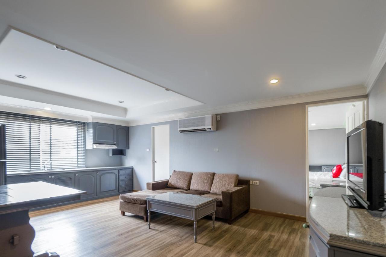 Oyo 1042 Boon'S Residence Bangkok Buitenkant foto