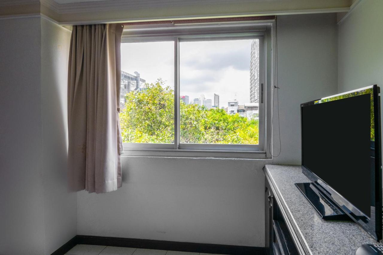 Oyo 1042 Boon'S Residence Bangkok Buitenkant foto