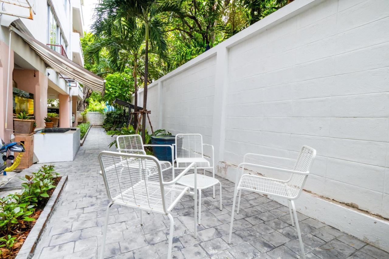 Oyo 1042 Boon'S Residence Bangkok Buitenkant foto