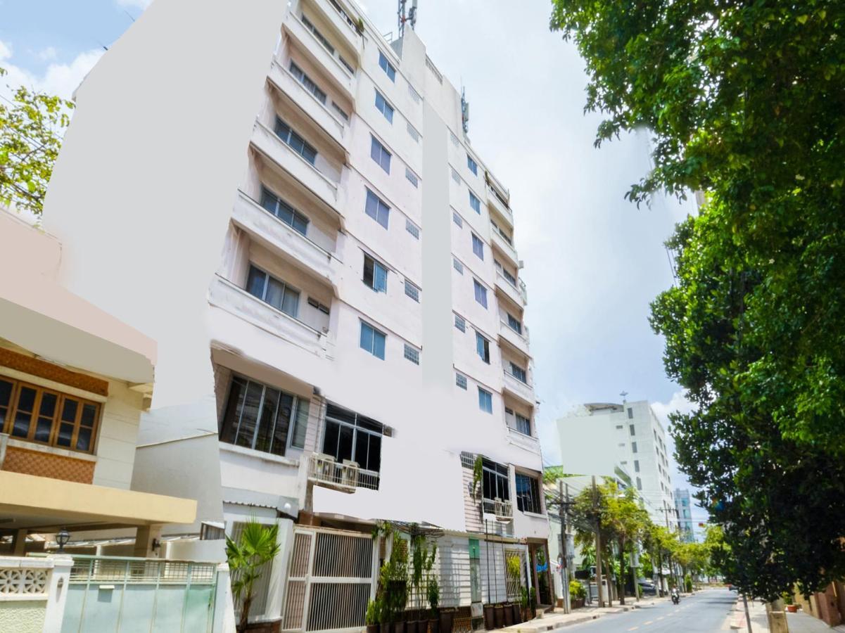 Oyo 1042 Boon'S Residence Bangkok Buitenkant foto
