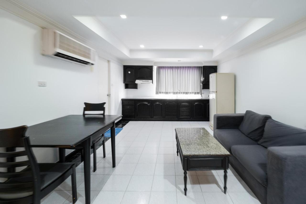 Oyo 1042 Boon'S Residence Bangkok Buitenkant foto
