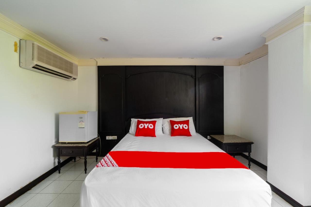 Oyo 1042 Boon'S Residence Bangkok Buitenkant foto
